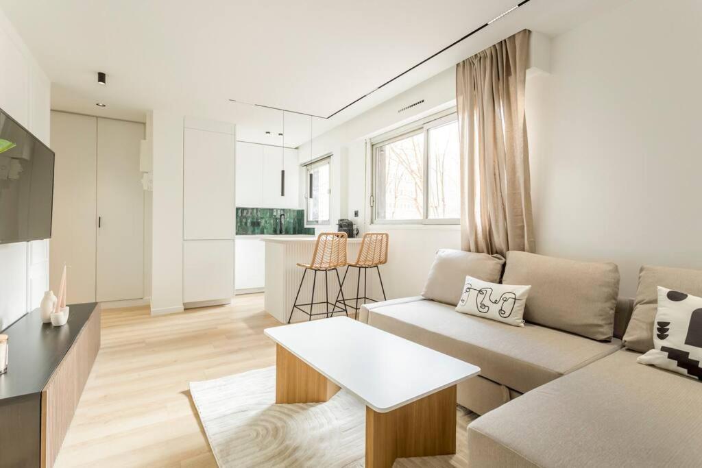 Luxurious 3 Min Walk From Eiffel Tower Apartment Paris Bagian luar foto
