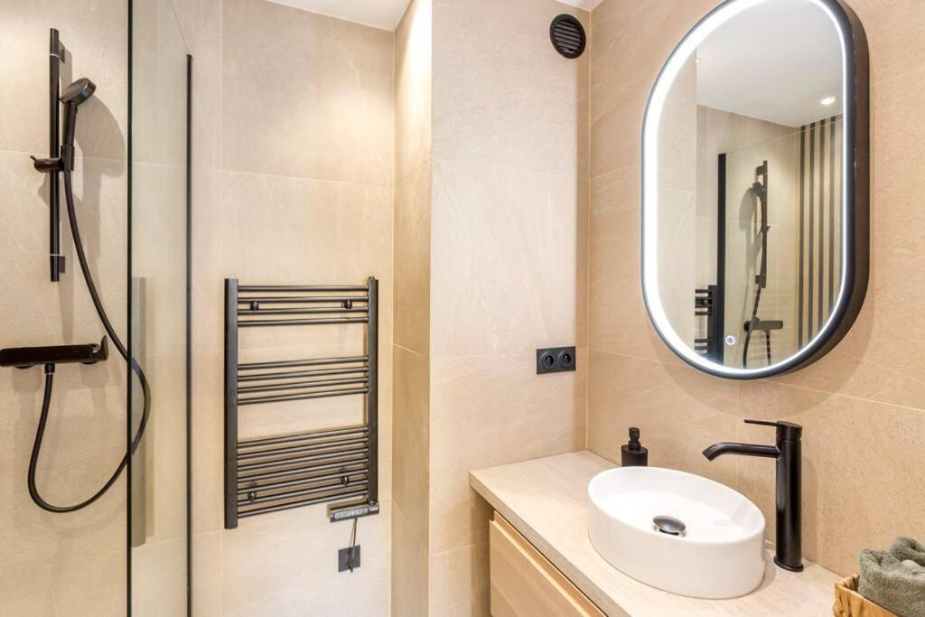 Luxurious 3 Min Walk From Eiffel Tower Apartment Paris Bagian luar foto