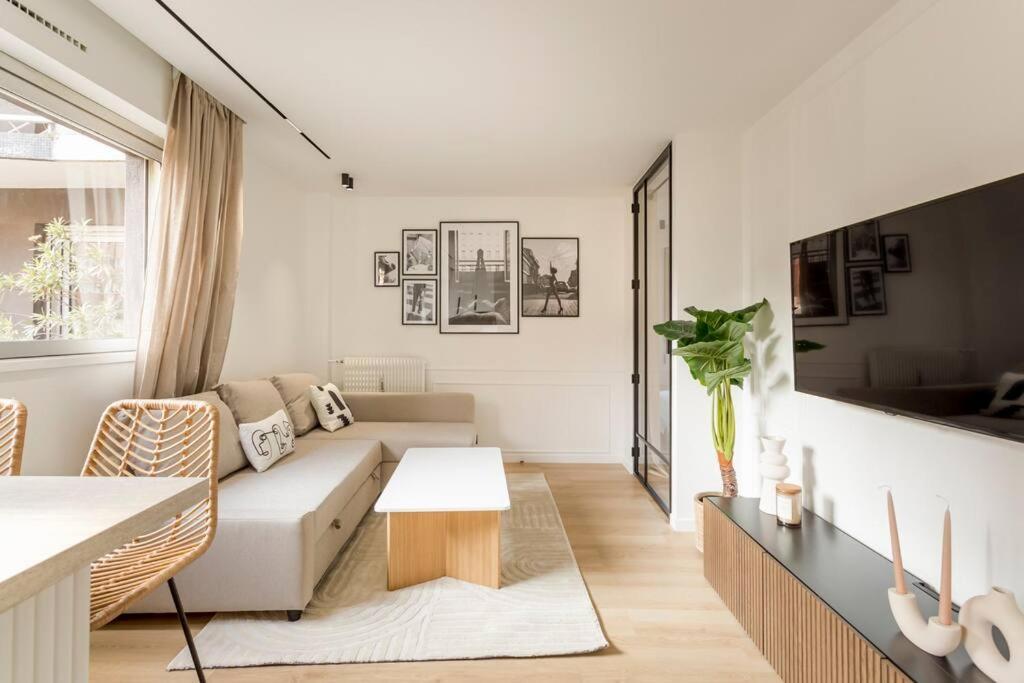 Luxurious 3 Min Walk From Eiffel Tower Apartment Paris Bagian luar foto