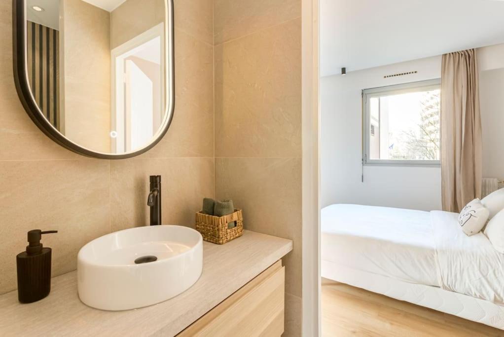 Luxurious 3 Min Walk From Eiffel Tower Apartment Paris Bagian luar foto