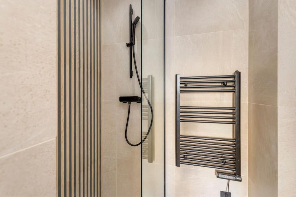 Luxurious 3 Min Walk From Eiffel Tower Apartment Paris Bagian luar foto