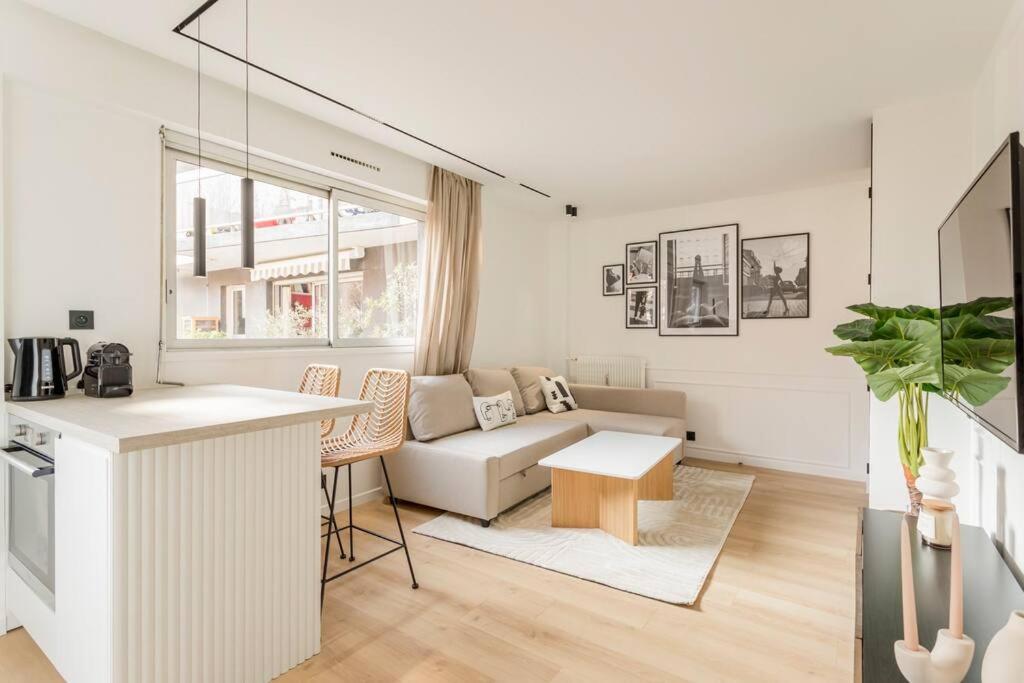 Luxurious 3 Min Walk From Eiffel Tower Apartment Paris Bagian luar foto